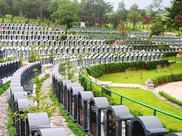沈阳青云山墓园为有基督信仰的家属提供定碑型